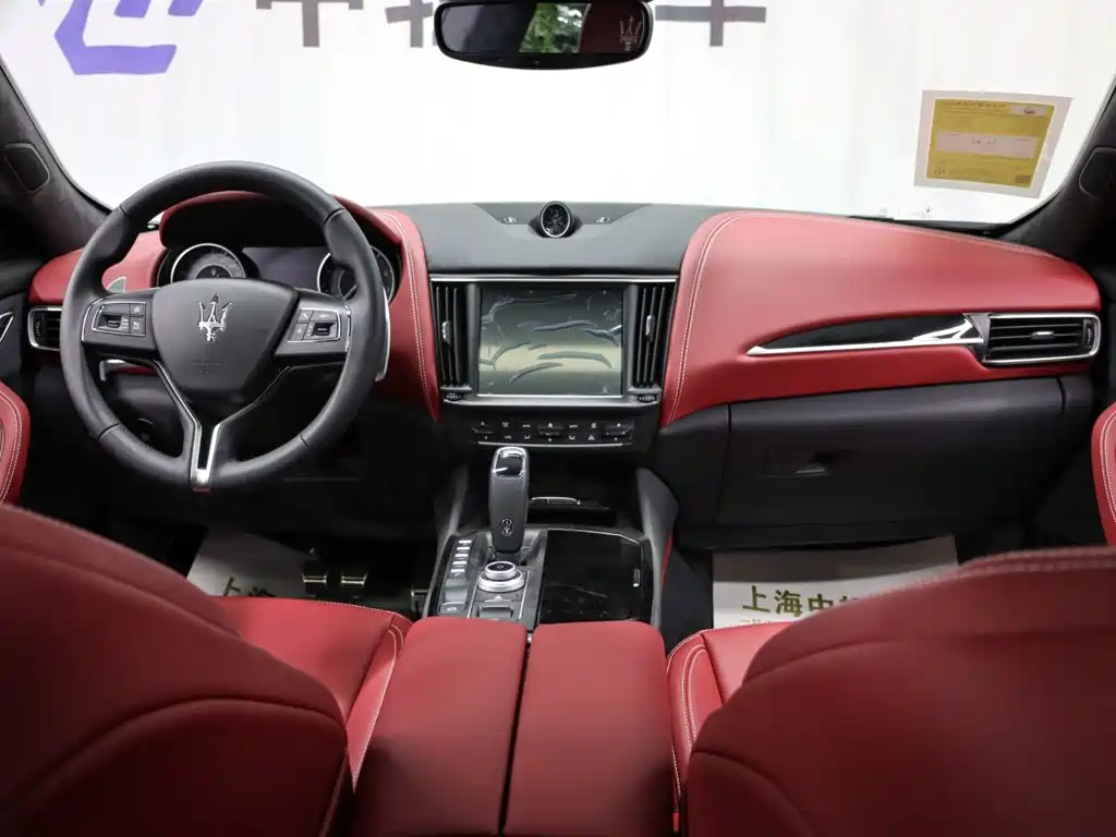 Maserati Levante 2024 — фото 10
