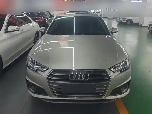 Audi A4L 2020
