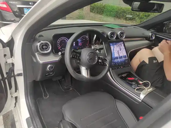 Mercedes-Benz C-Class 2024