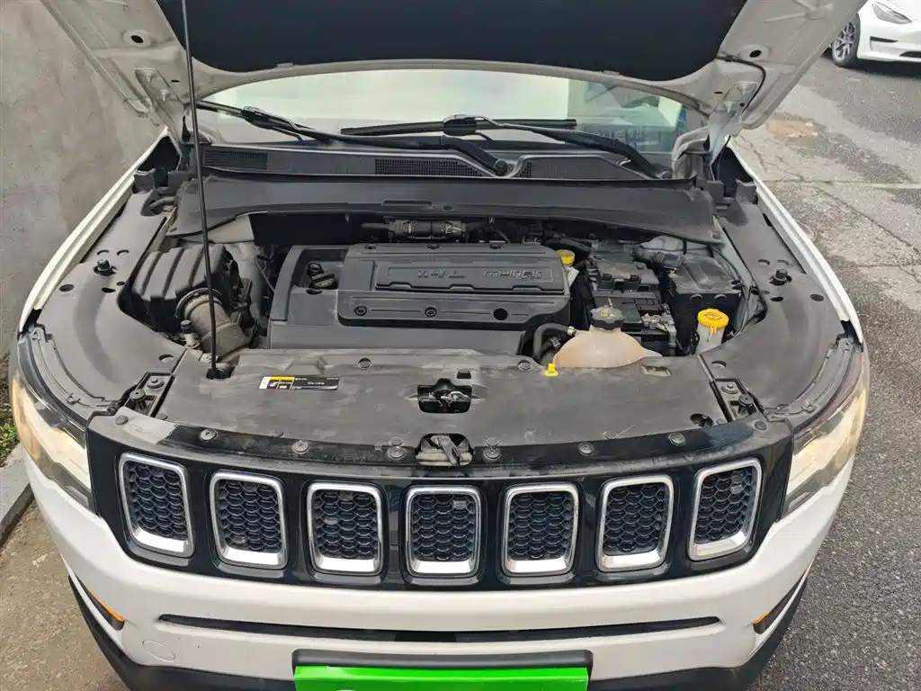Jeep Compass 2018 — фото 20