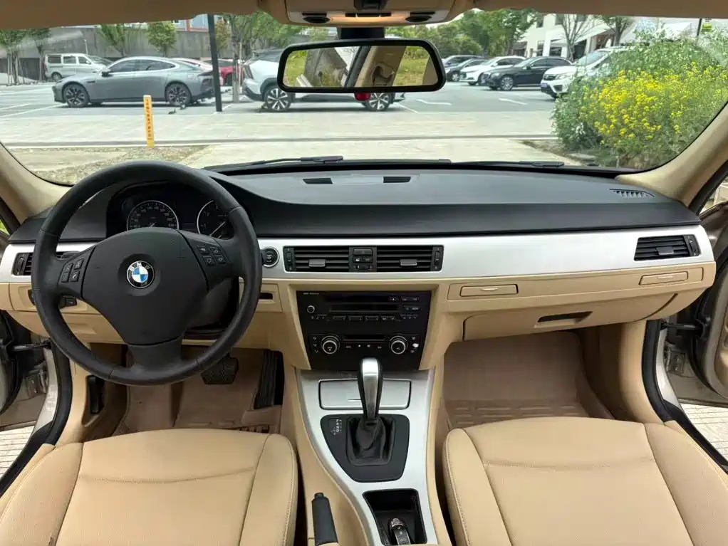 BMW 3 Series 2010