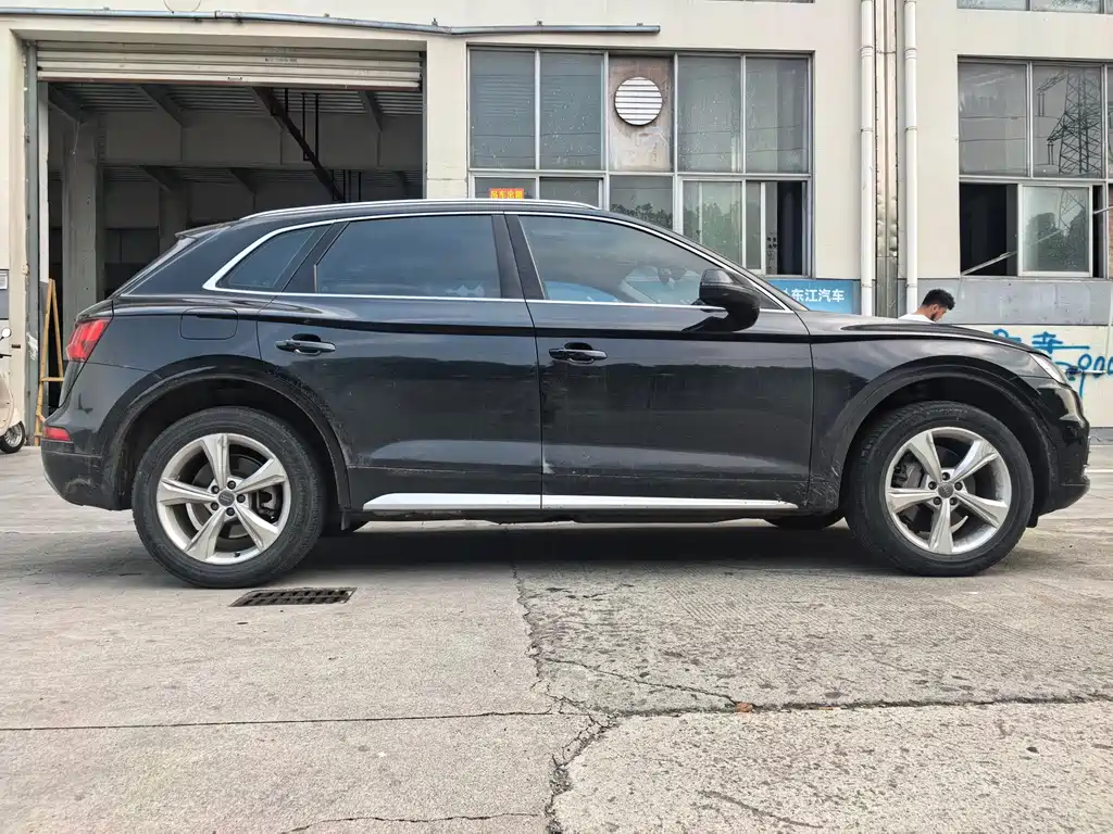 Audi Q5L 2019 — фото 4