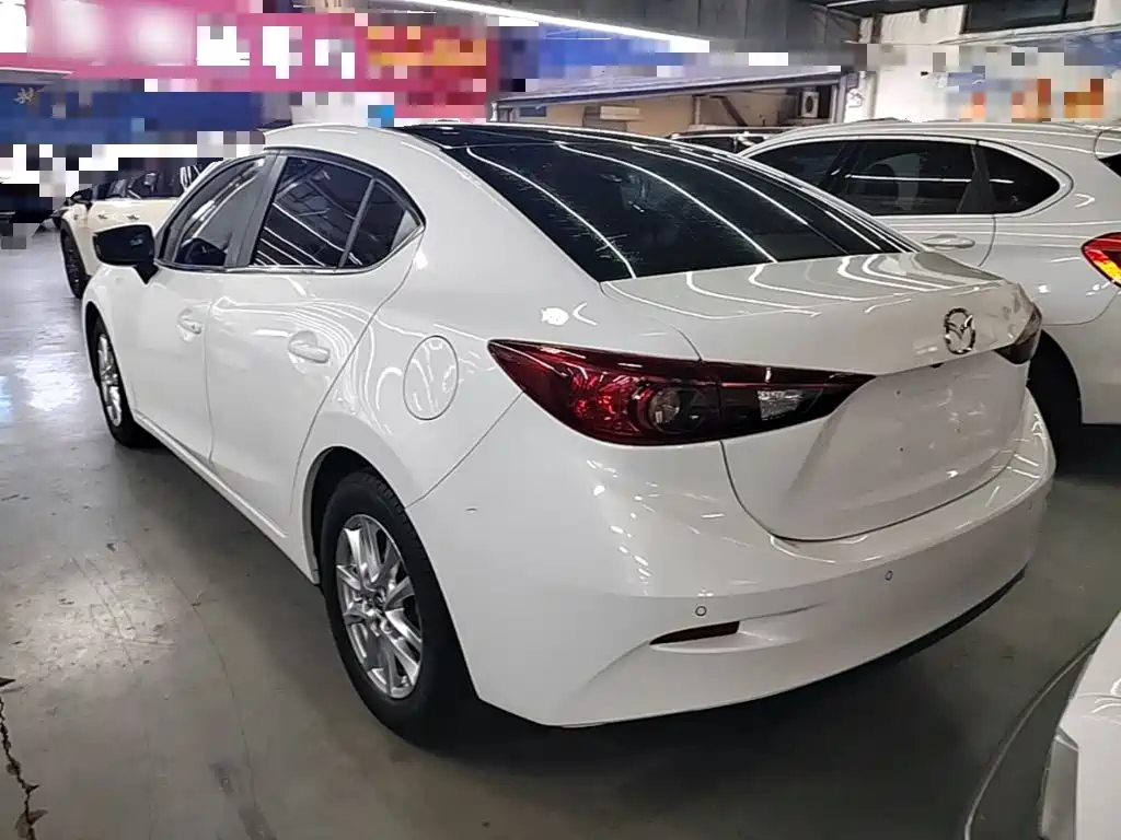Mazda 3 Axela 2015