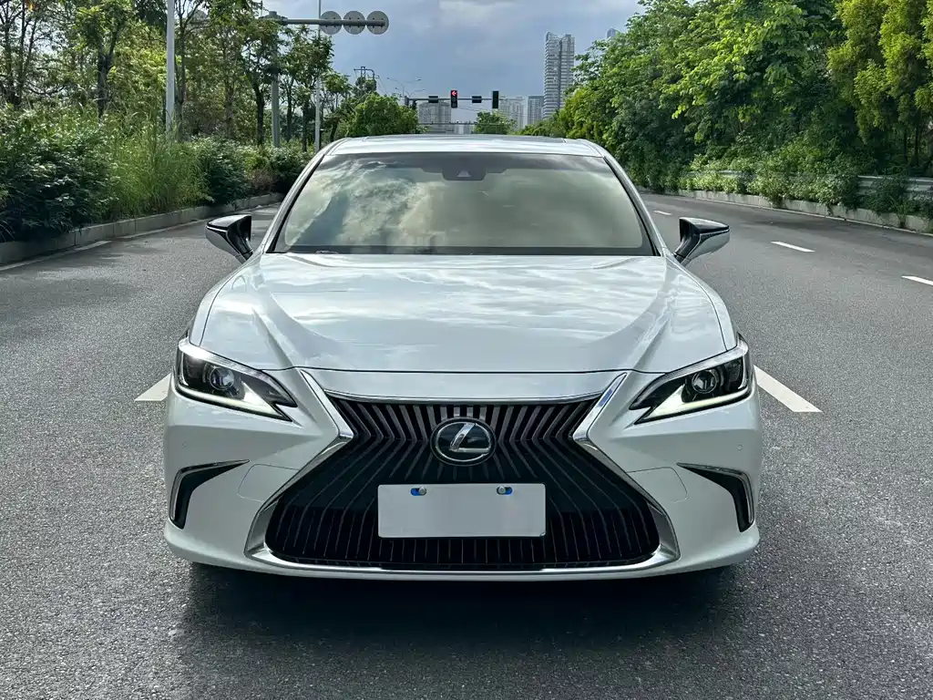 Lexus ES 2021 — фото 2