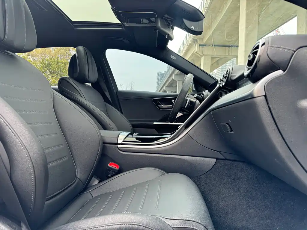 Mercedes-Benz C-Class 2023 — фото 11