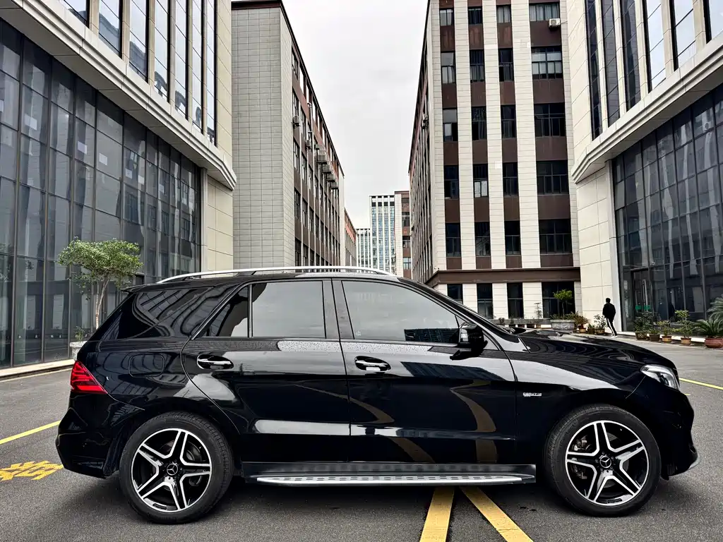 Mercedes-Benz GLE AMG 2018 — фото 5
