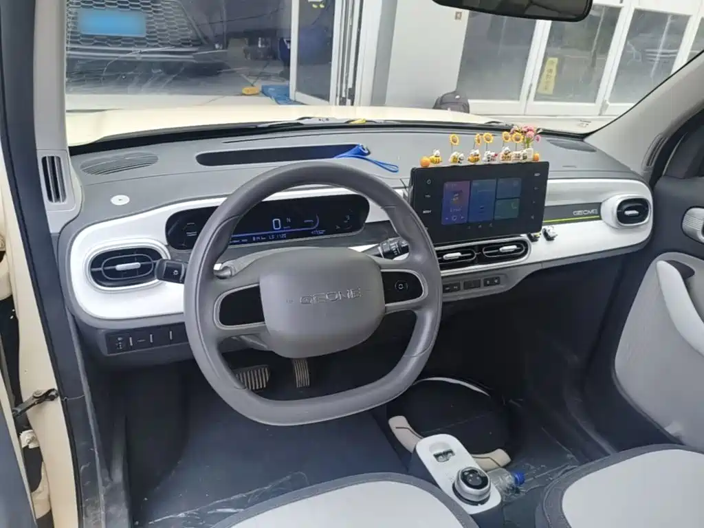 Geely Galaxy Panda 2025 — фото 11