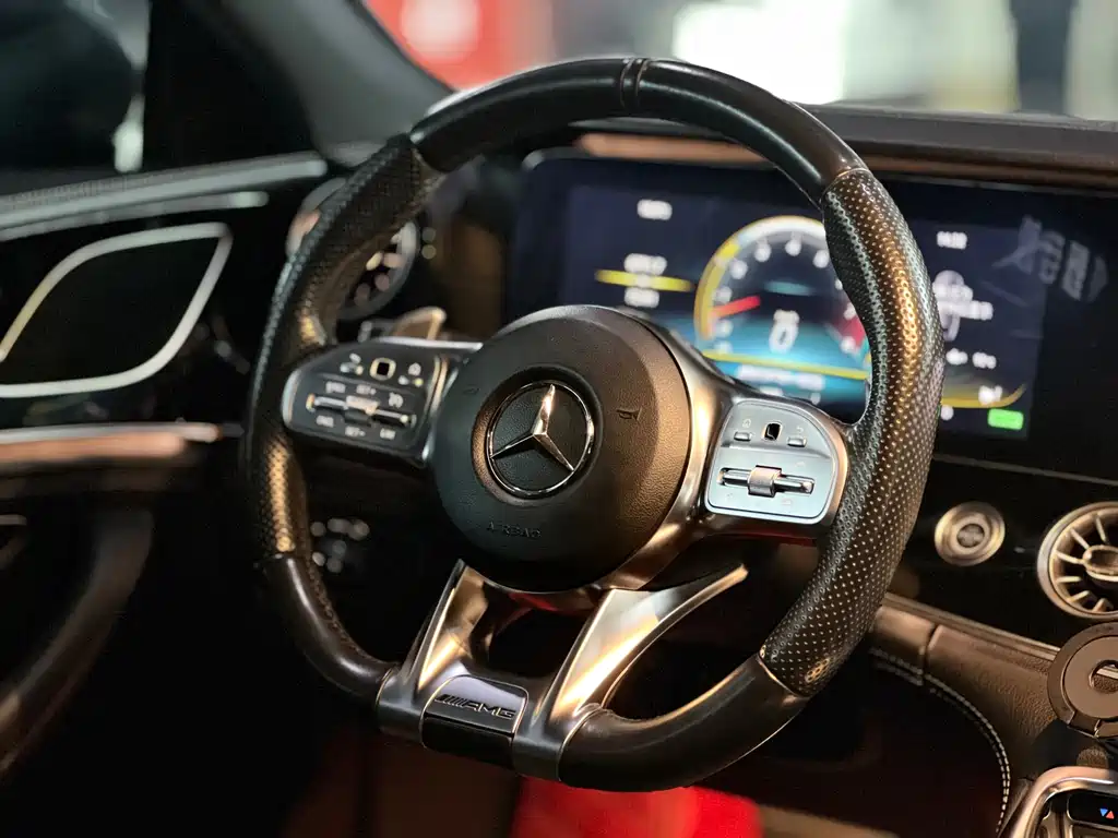 Mercedes-Benz AMG GT 2019 — фото 11