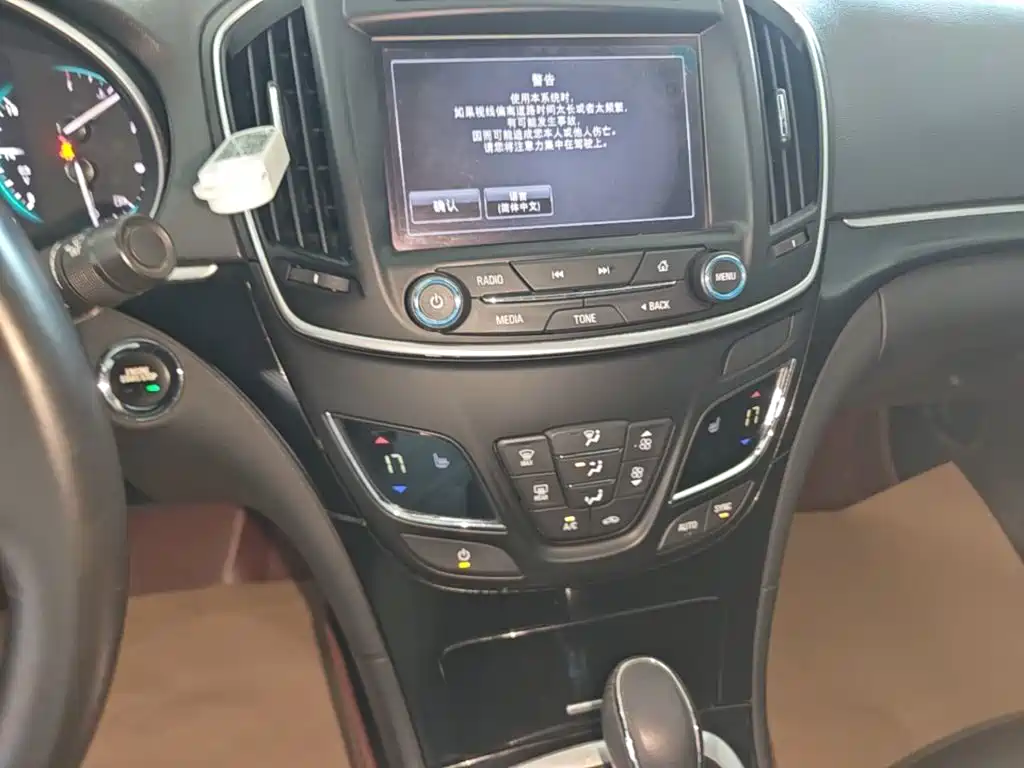 Buick Regal 2015 — фото 13
