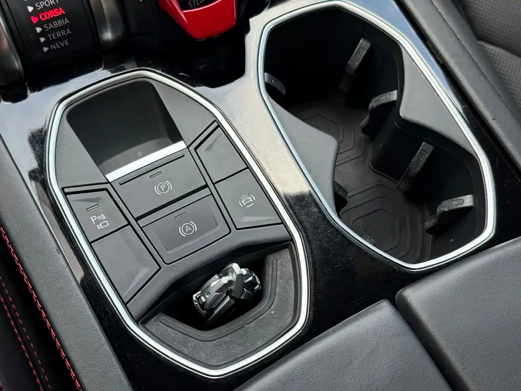 Lamborghini Urus 2021 — фото 16