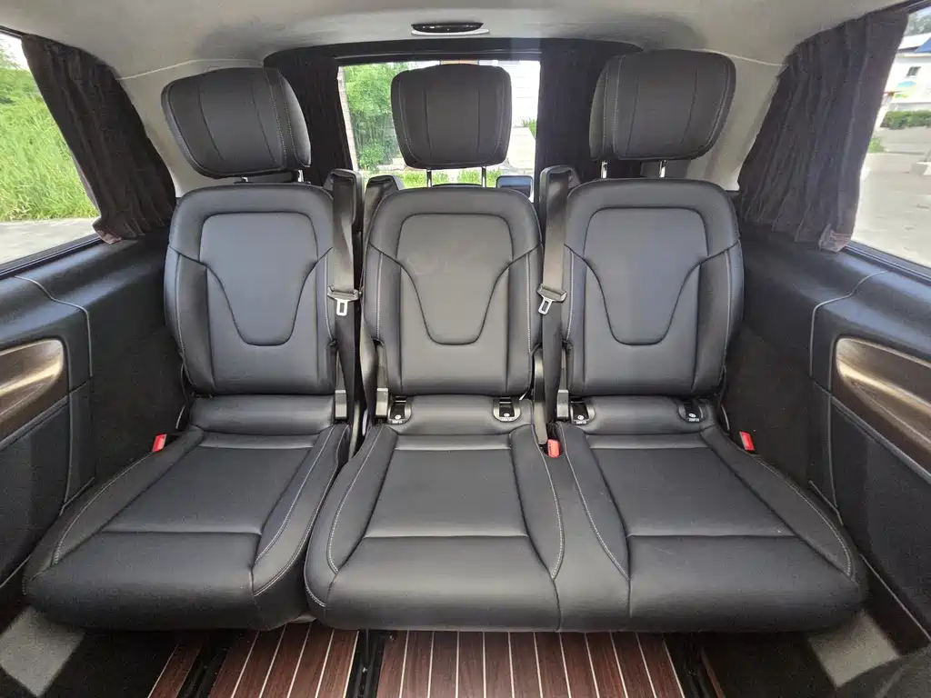 Mercedes-Benz V-Class 2022 — фото 13