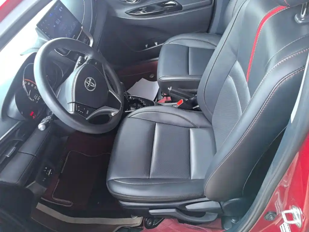 Toyota Yaris L 2023 — фото 15