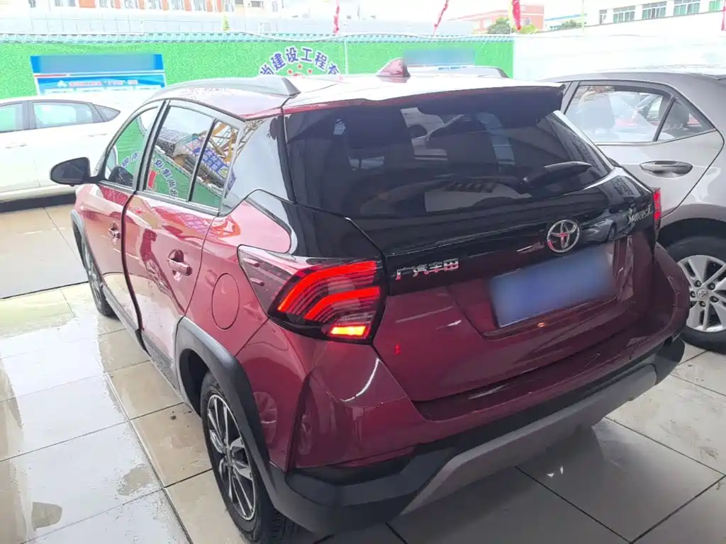 Toyota Yaris L 2023