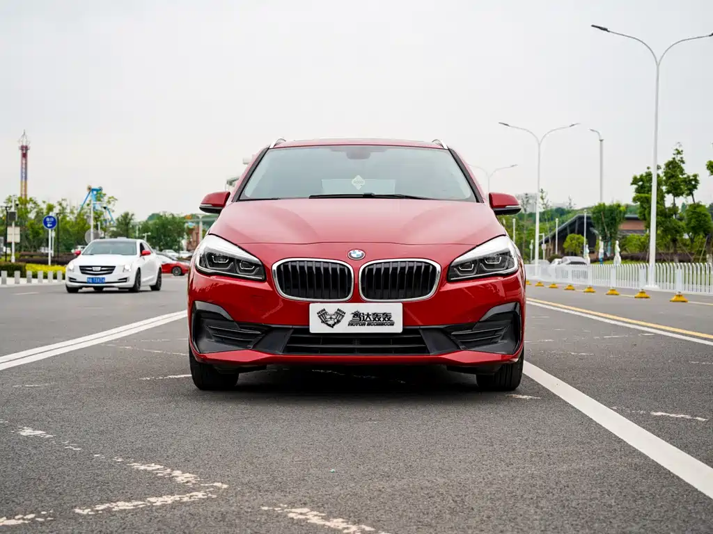 BMW 2 Series Active Tourer 2018 — фото 2