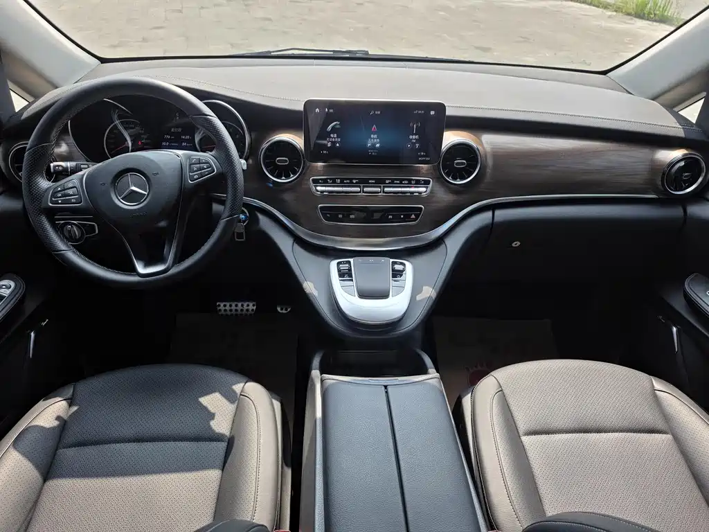 Mercedes-Benz V-Class 2022 — фото 12