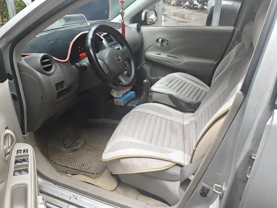 Nissan Sunny 2012 — фото 9