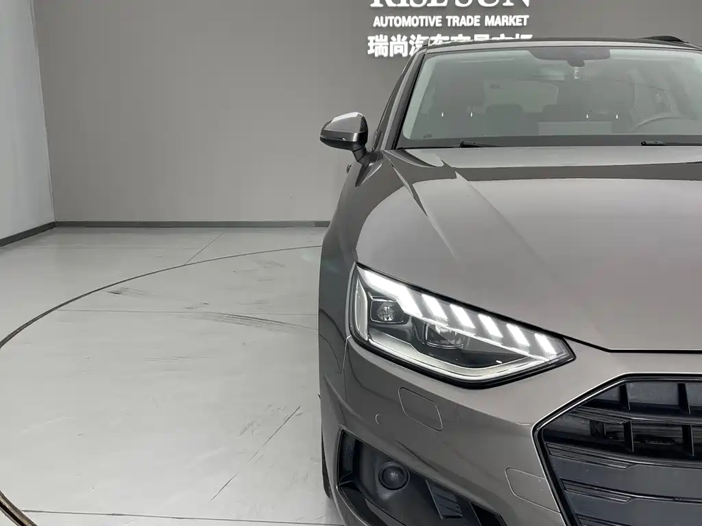 Audi A4 2022 — фото 13