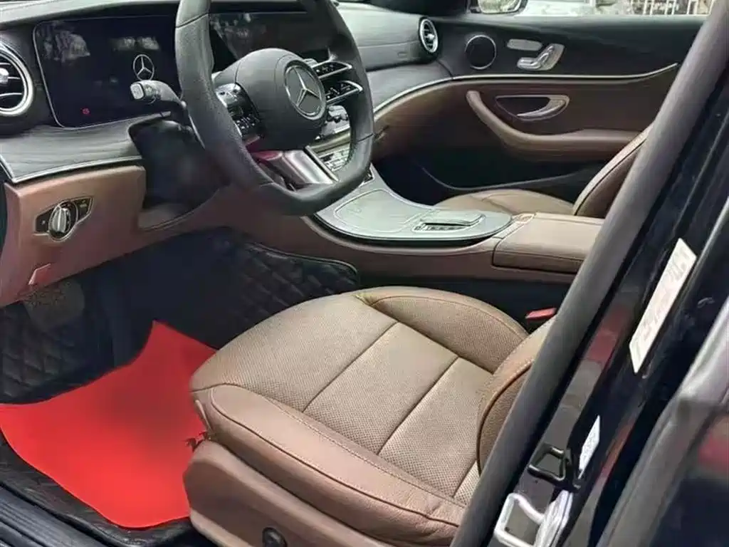 Mercedes-Benz E-Class 2023 — фото 12