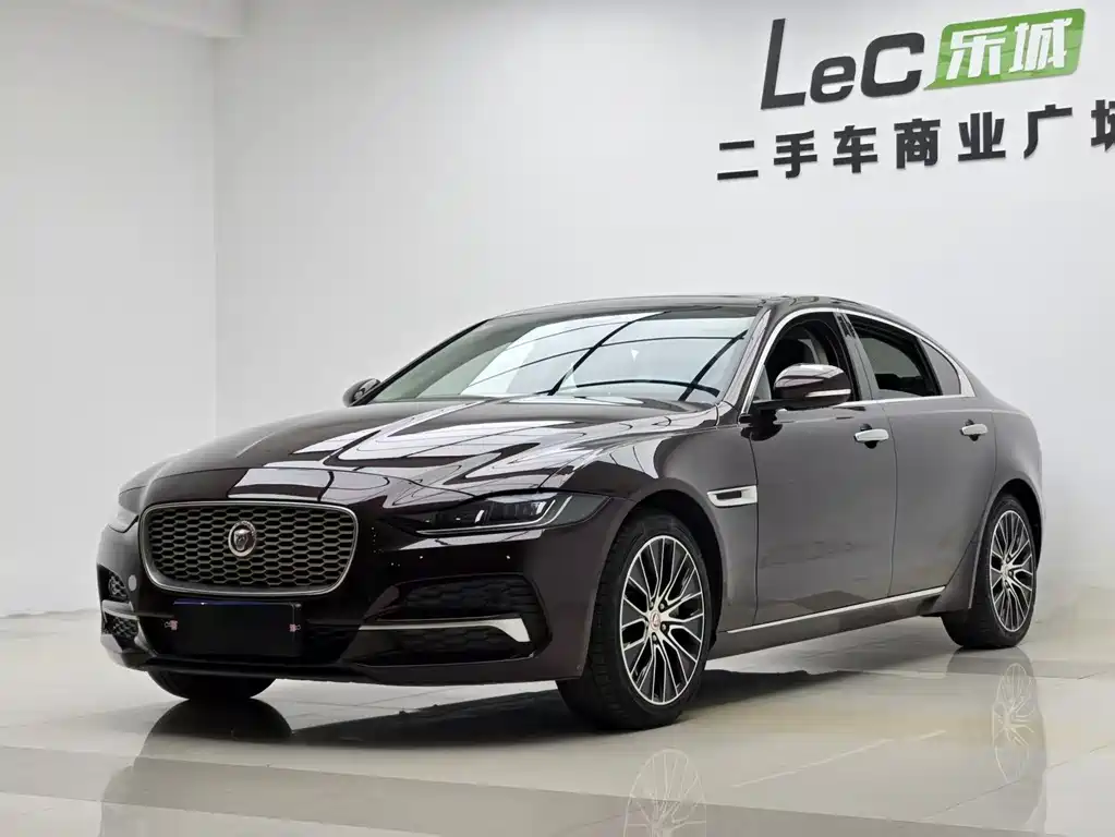 Jaguar XEL 2021 — фото 1