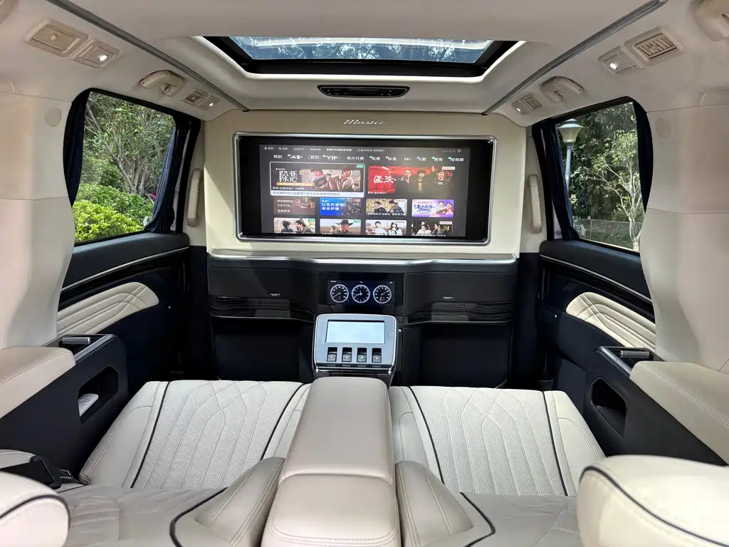 GAC Motor Trumpchi M8 2022 — фото 18