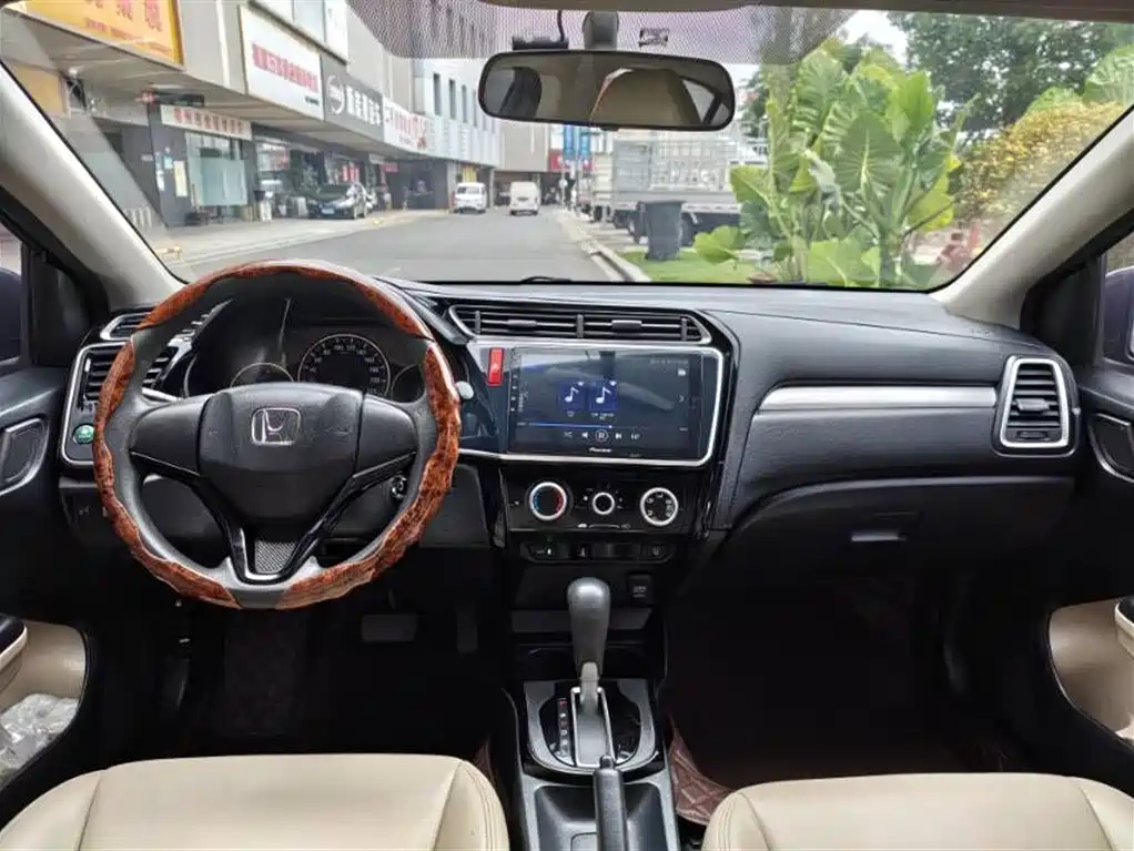 Honda Greiz 2016
