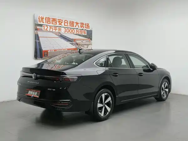 Volkswagen Magotan 2025