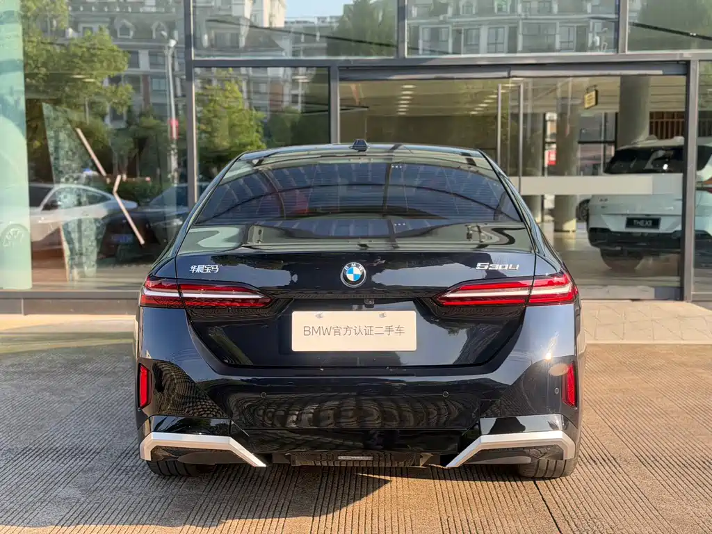 BMW 5 Series 2025