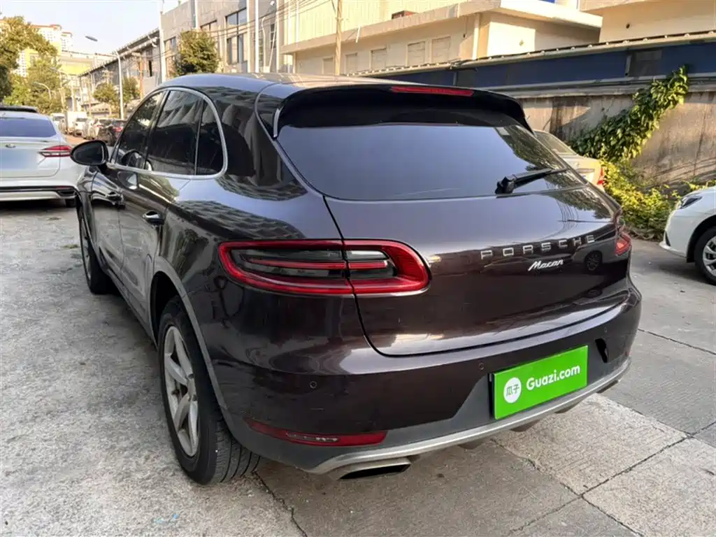 Porsche Macan 2017 — фото 14