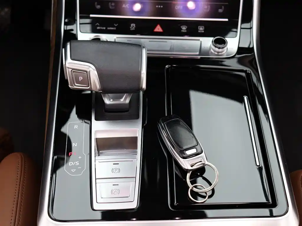 Audi Q7 2021 — фото 22
