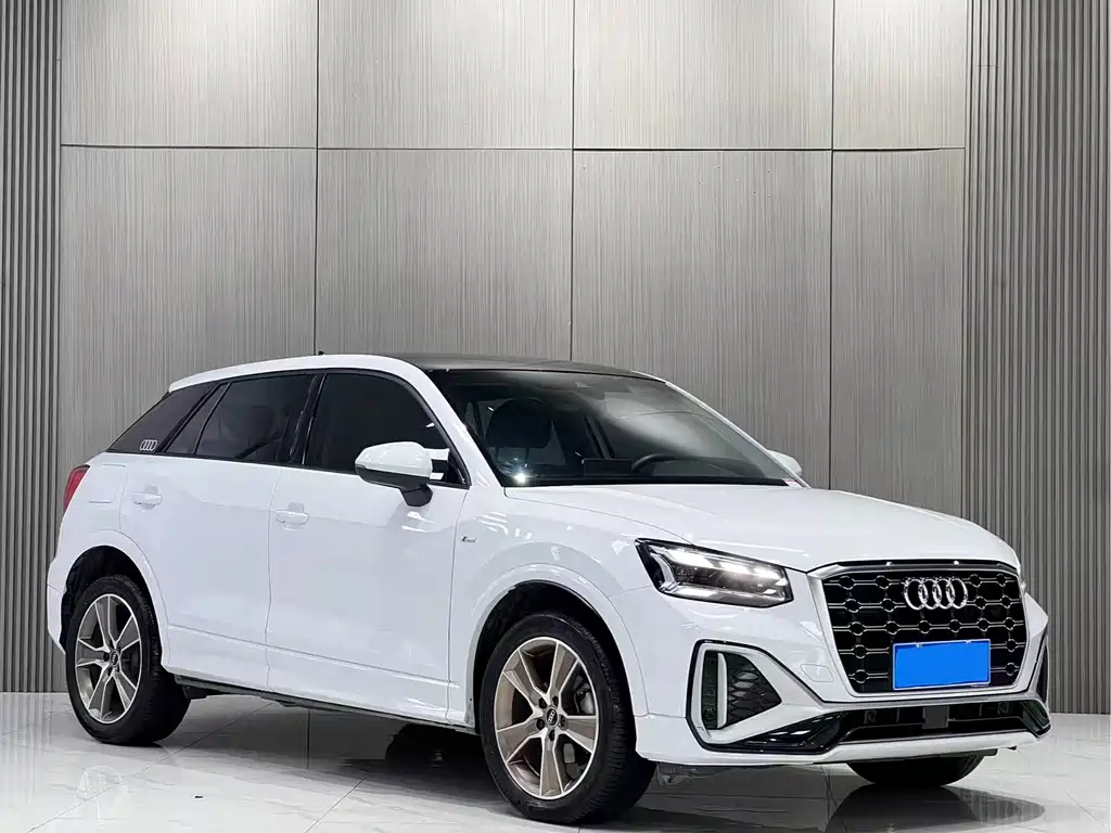 Audi Q2L 2023 — фото 3