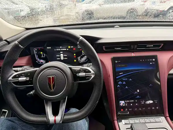 Hongqi H5 2025
