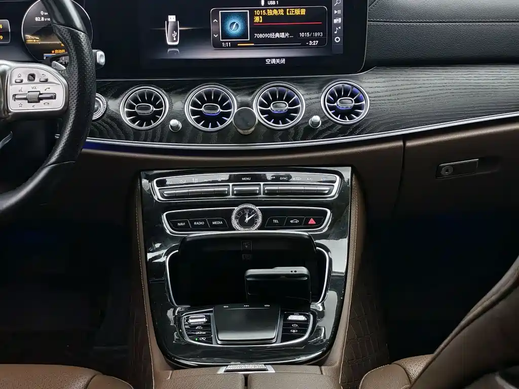 Mercedes-Benz E-Class 2019 — фото 8