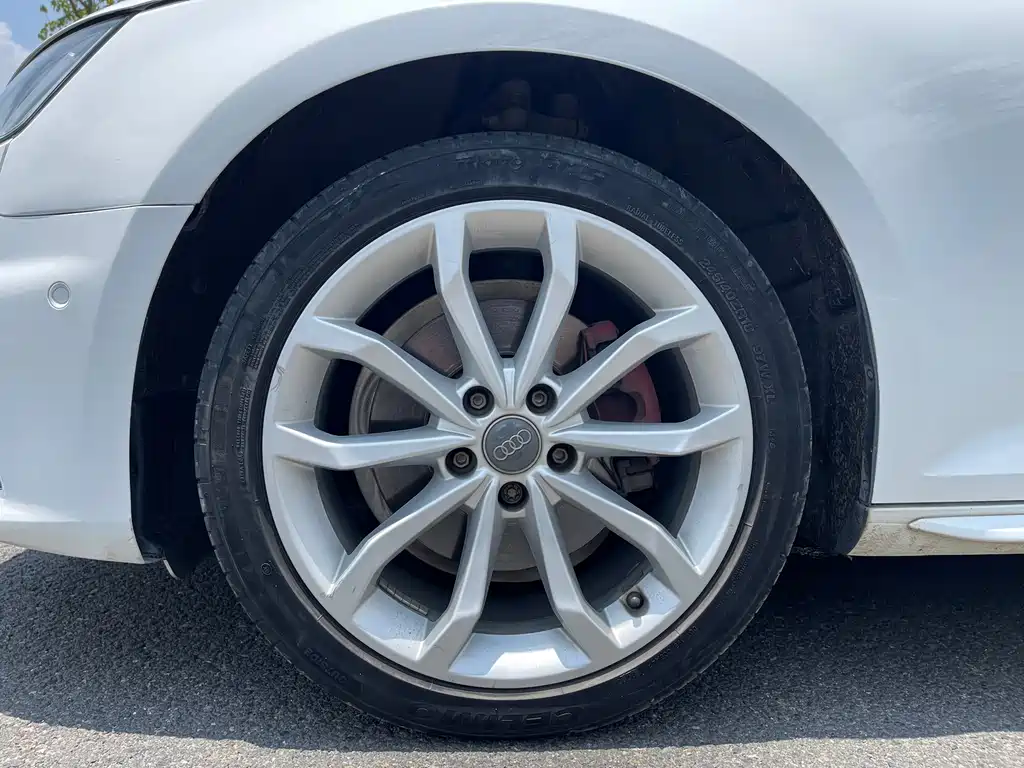Audi A4L 2019