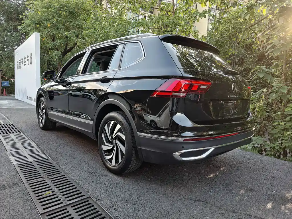 Volkswagen Tiguan L 2023 — фото 6