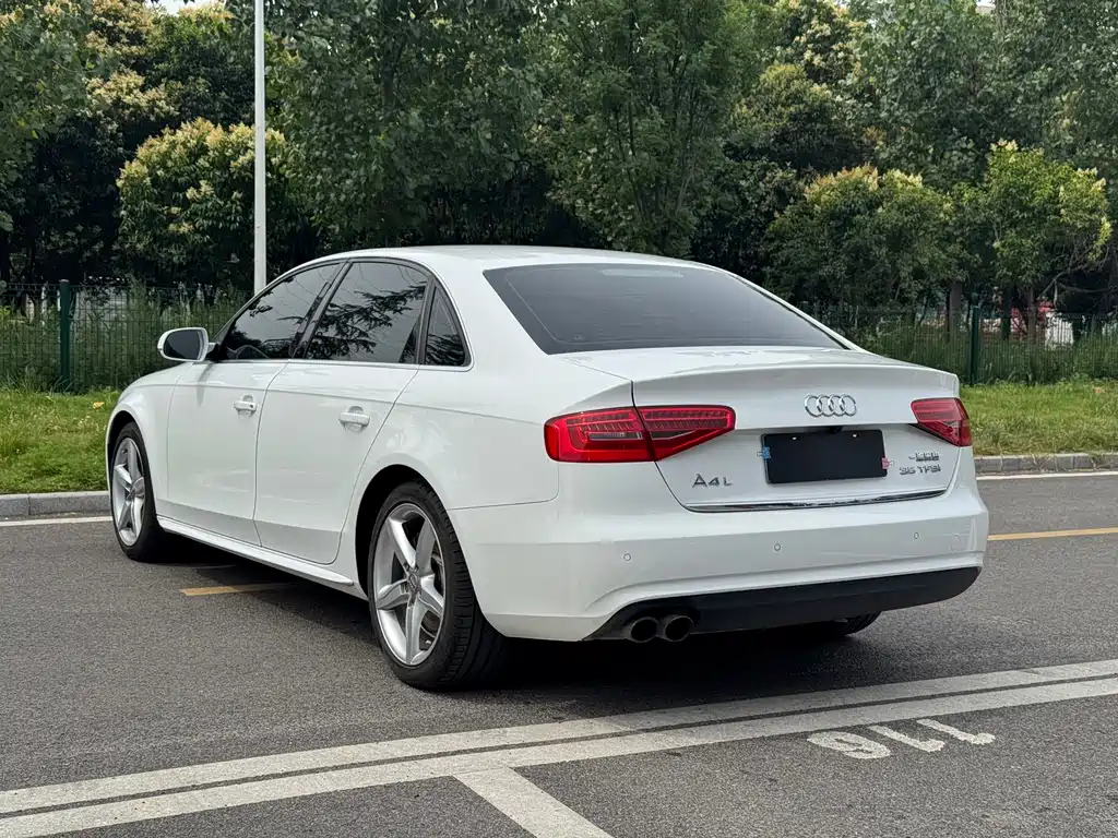 Audi A4L 2015 — фото 7