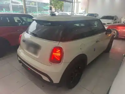 MINI MINI 2022