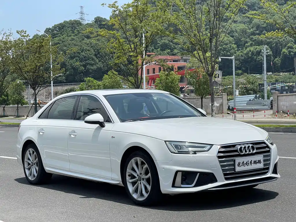 Audi A4L 2019