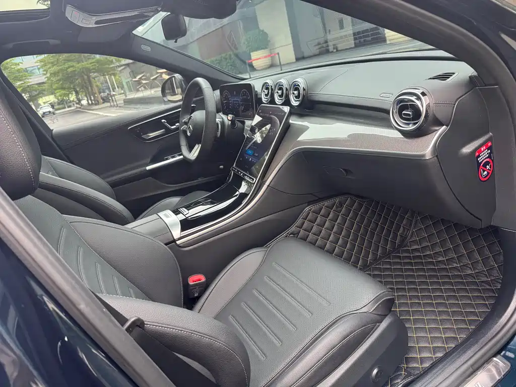 Mercedes-Benz C-Class 2023 — фото 10