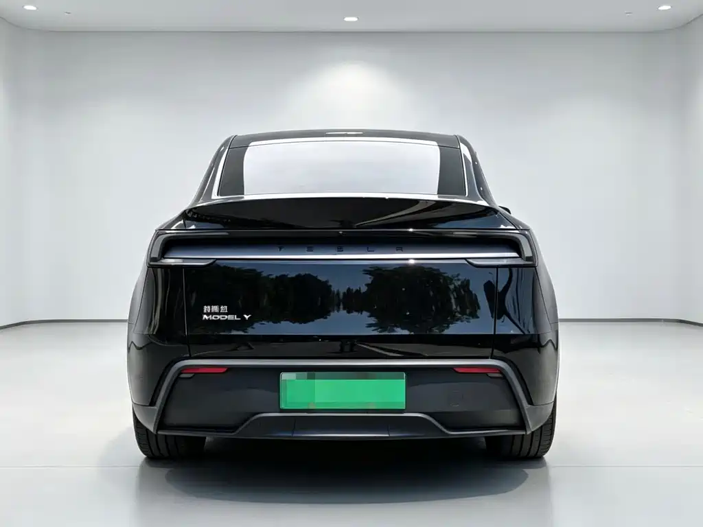 Tesla Model Y 2026 — фото 10