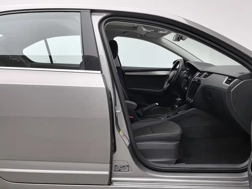 Skoda Octavia 2019 — фото 23