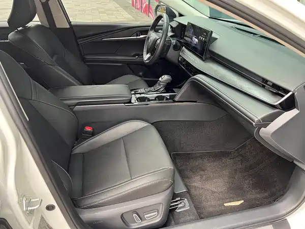 Toyota Camry 2024