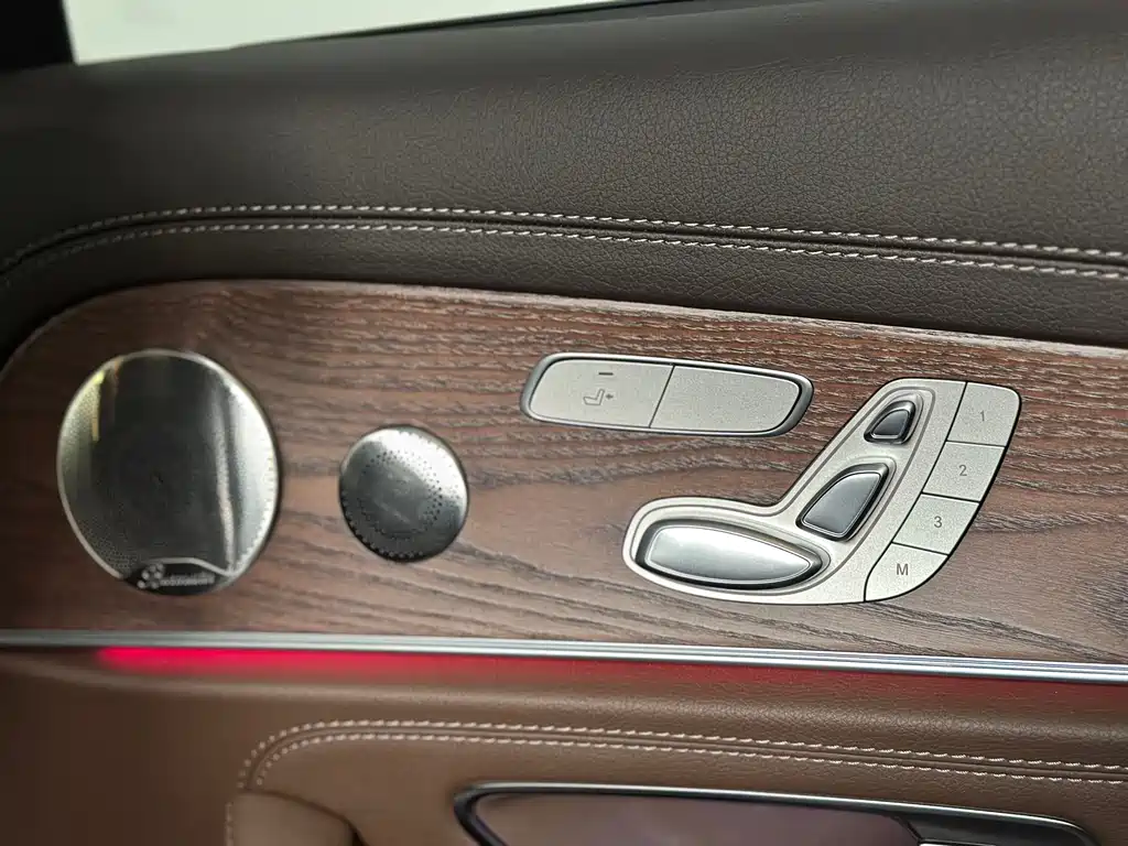 Mercedes-Benz E-Class 2022 — фото 12