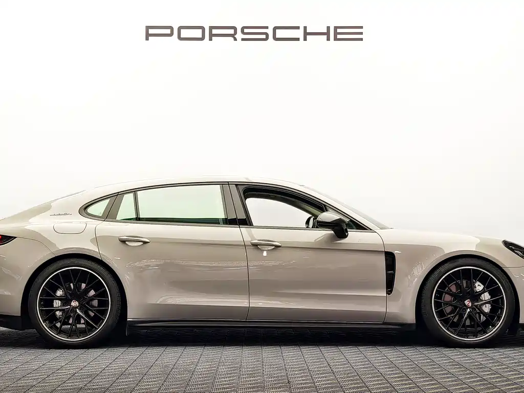 Porsche Panamera 2023 — фото 4