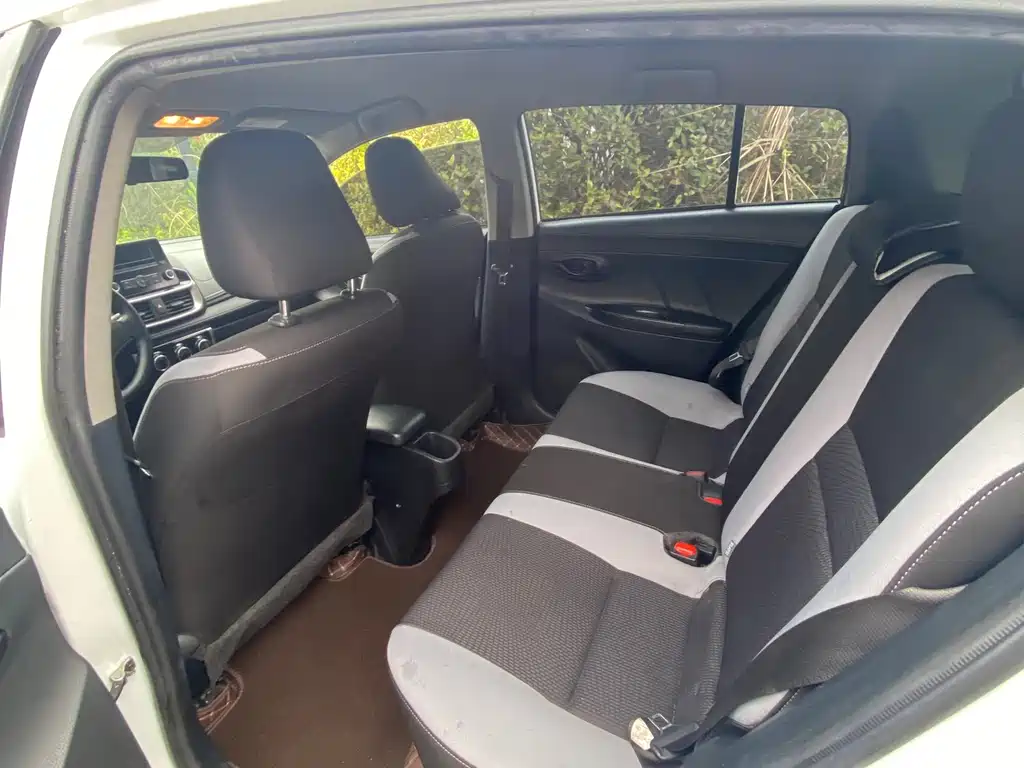Toyota Yaris L 2020 — фото 8