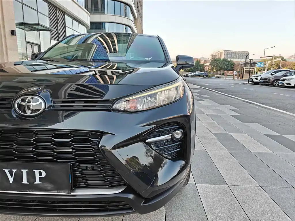 Toyota Wildlander 2023 — фото 13