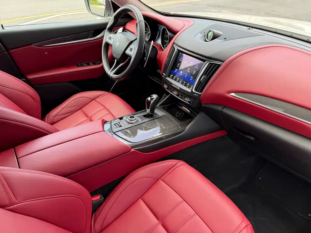 Maserati Levante 2017 — фото 14