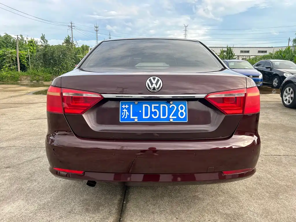 Volkswagen Lavida 2012