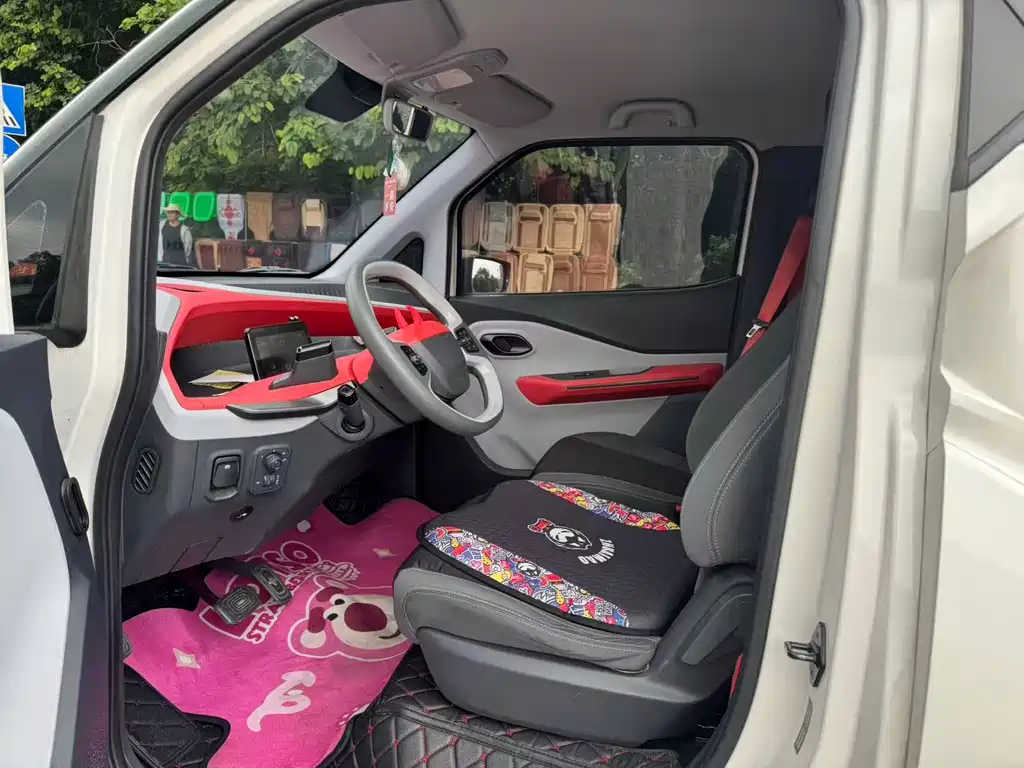 Baojun E200 2021