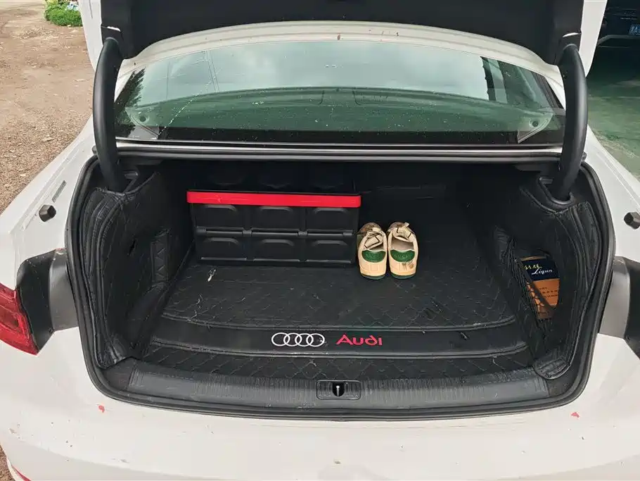 Audi A4L 2019