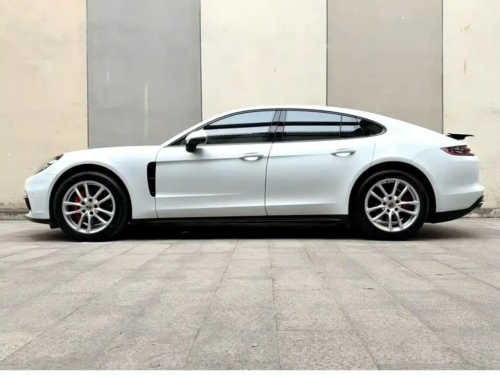 Porsche Panamera 2018 — фото 8